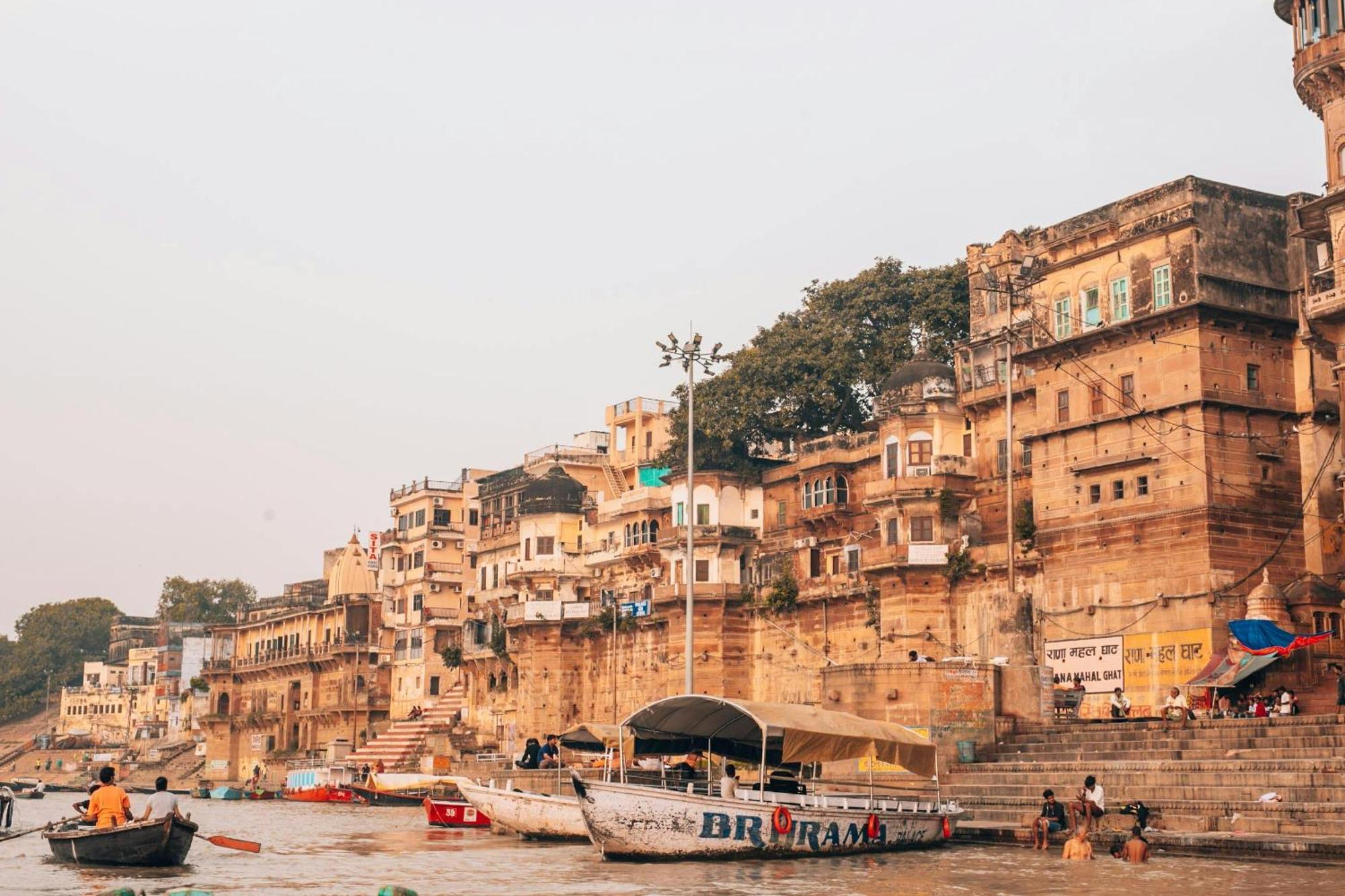Amrit Ganga Homestay Approx 1,5 Km Away From Kashi Viswanath Near Rathyatra Ropeway Station - Varanasi, Varanasi